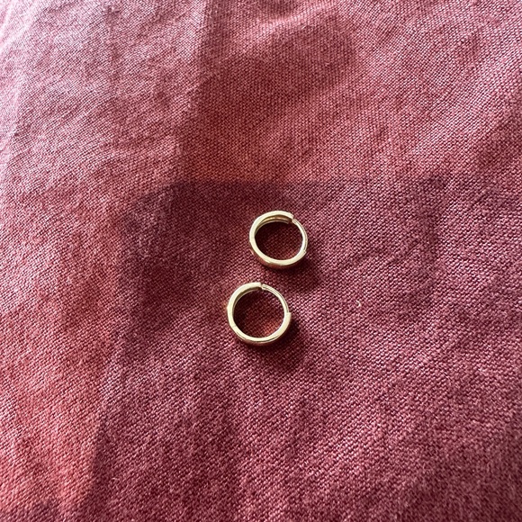 Mejuri Gold Huggies - Picture 4 of 6